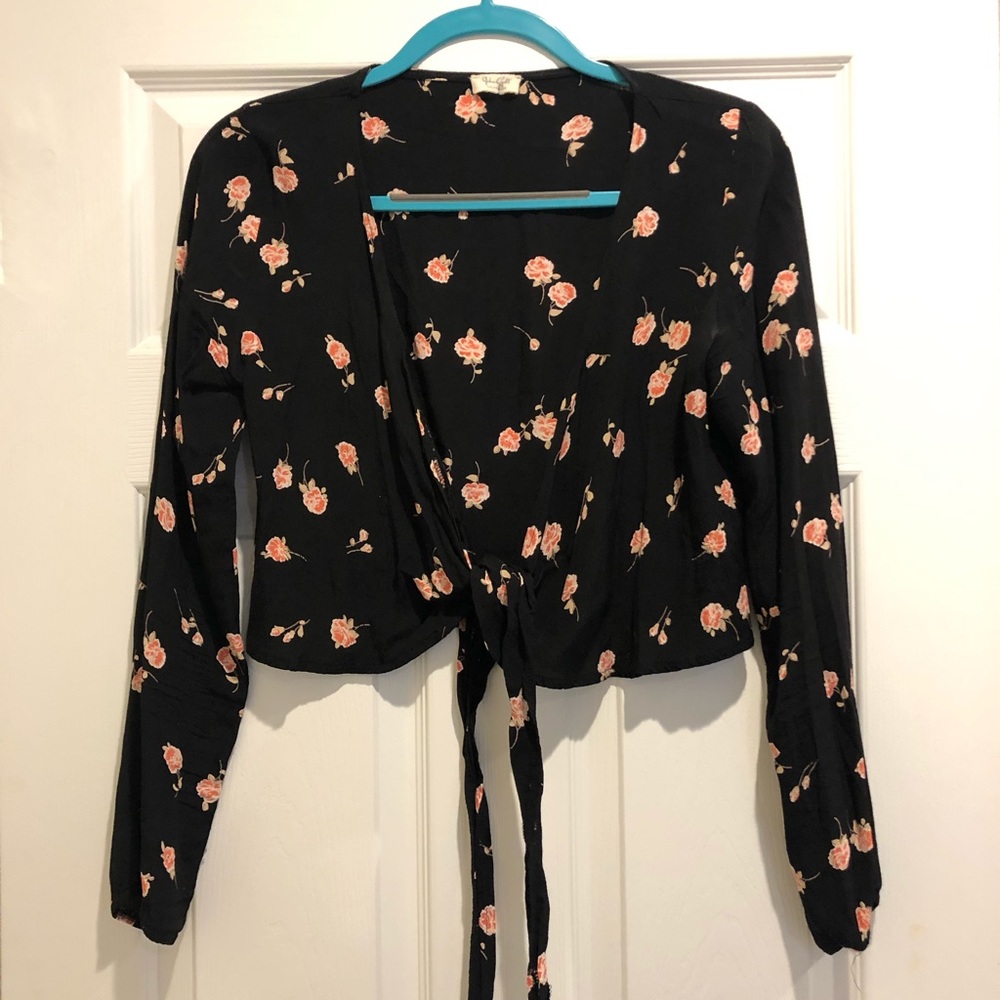 Black and ride tie top